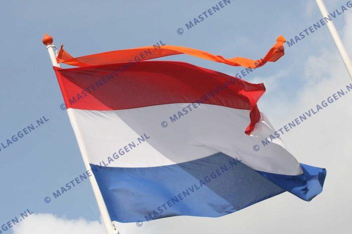 Nationale vlag + oranje wimpel